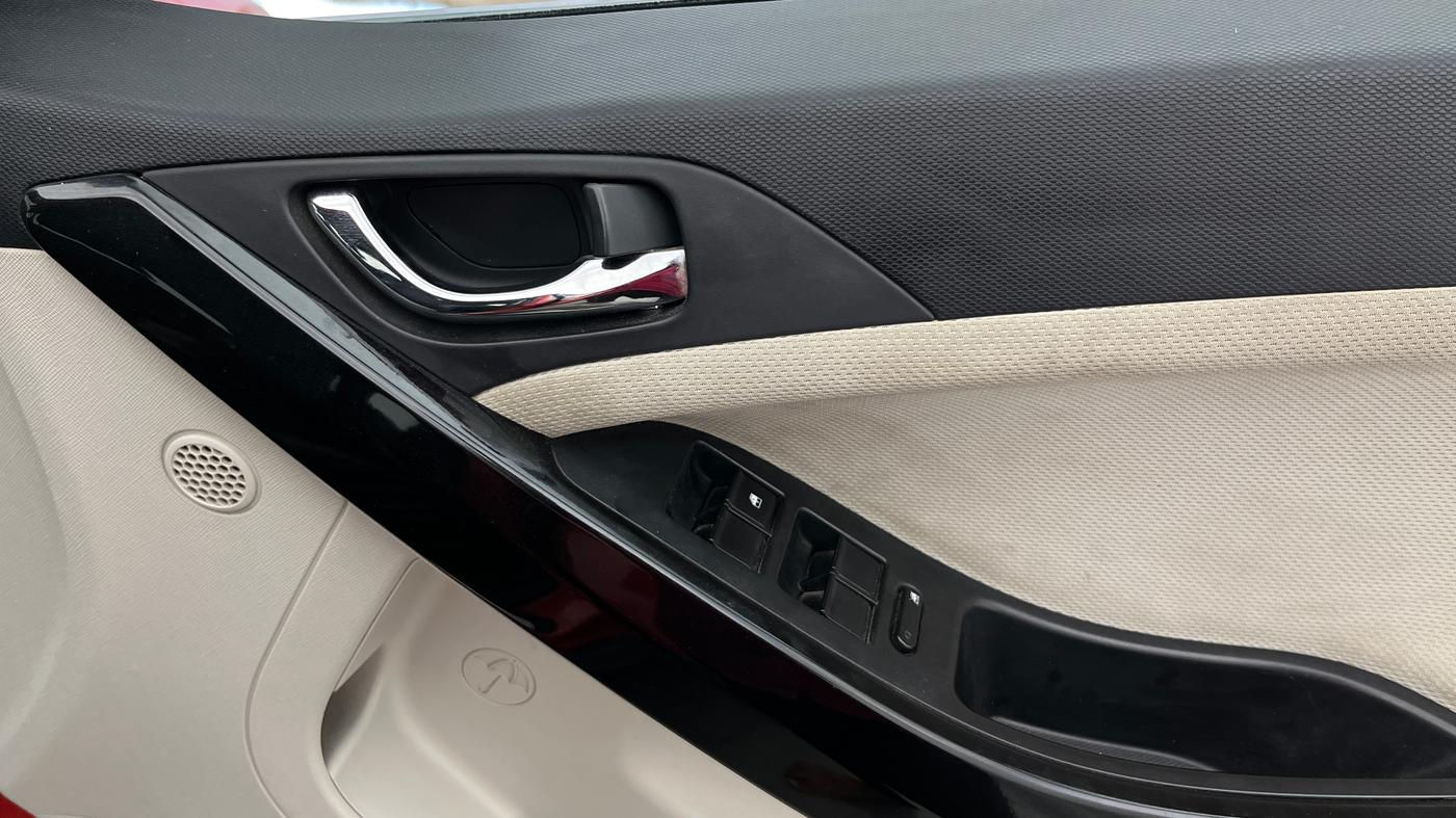 2022 Tata NEXON XZ PLUS (HS) PETROL, Petrol, Manual, 75,928 km, Driver Side Door Panels Control