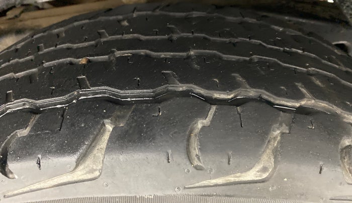 2016 Mahindra TUV300 T8, Diesel, Manual, 43,447 km, Left Rear Tyre Tread