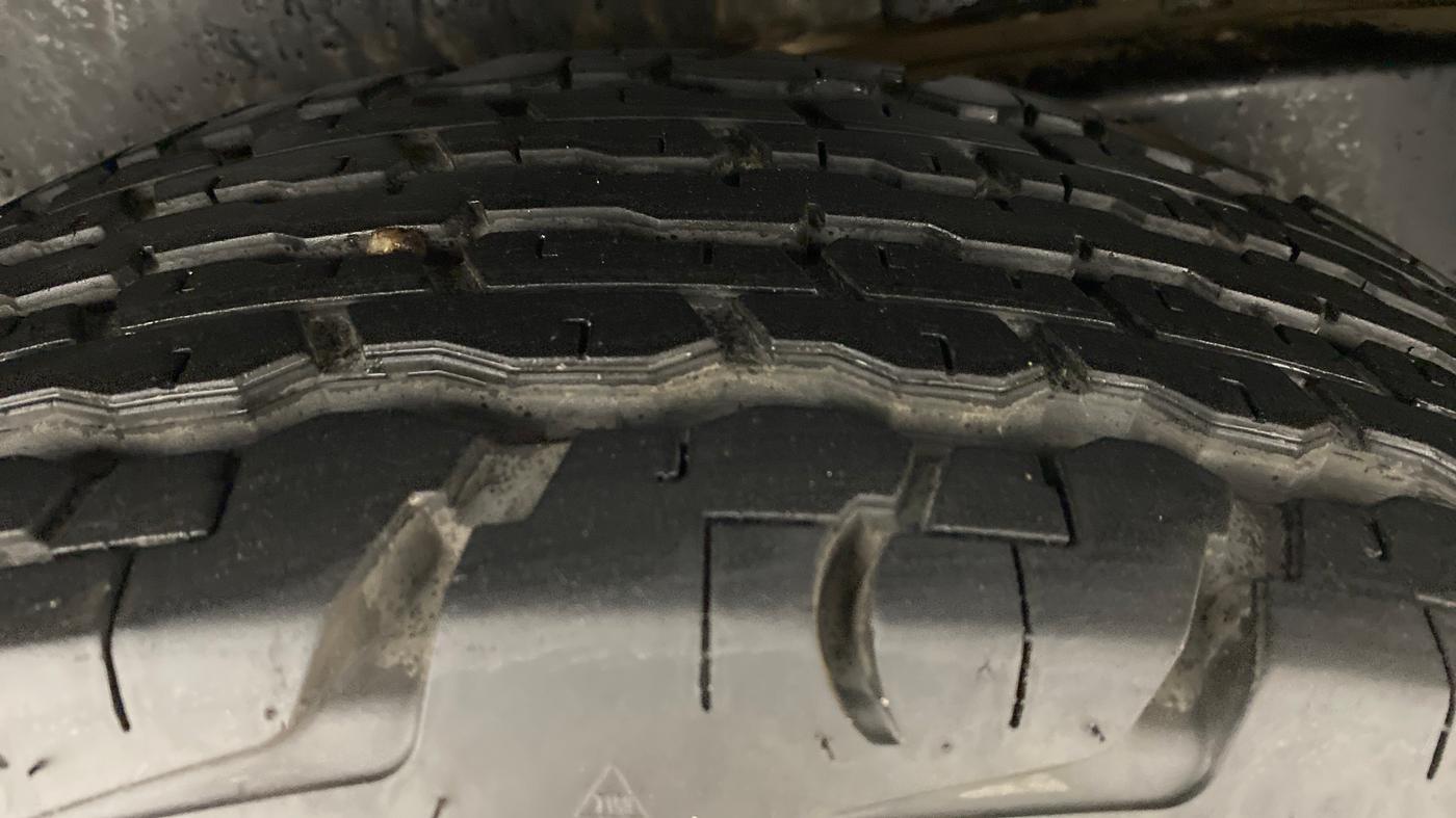 2016 Mahindra TUV300 T8, Diesel, Manual, 43,447 km, Right Rear Tyre Tread
