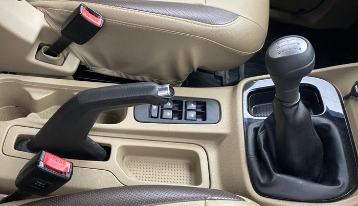 2016 Mahindra TUV300 T8, Diesel, Manual, 43,447 km, Gear Lever