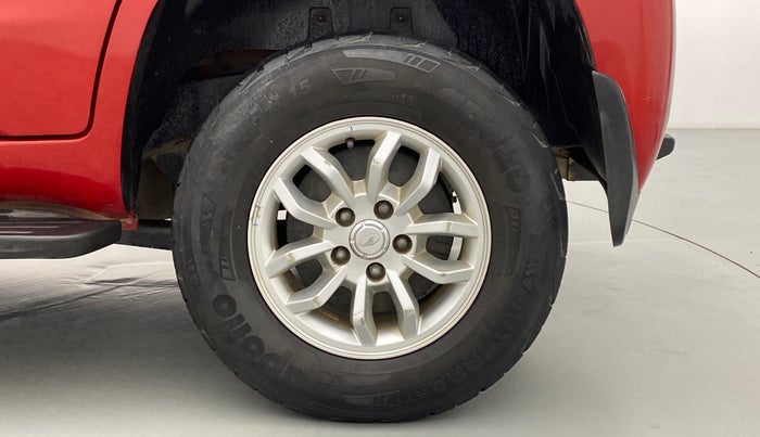2016 Mahindra TUV300 T8, Diesel, Manual, 43,447 km, Left Rear Wheel