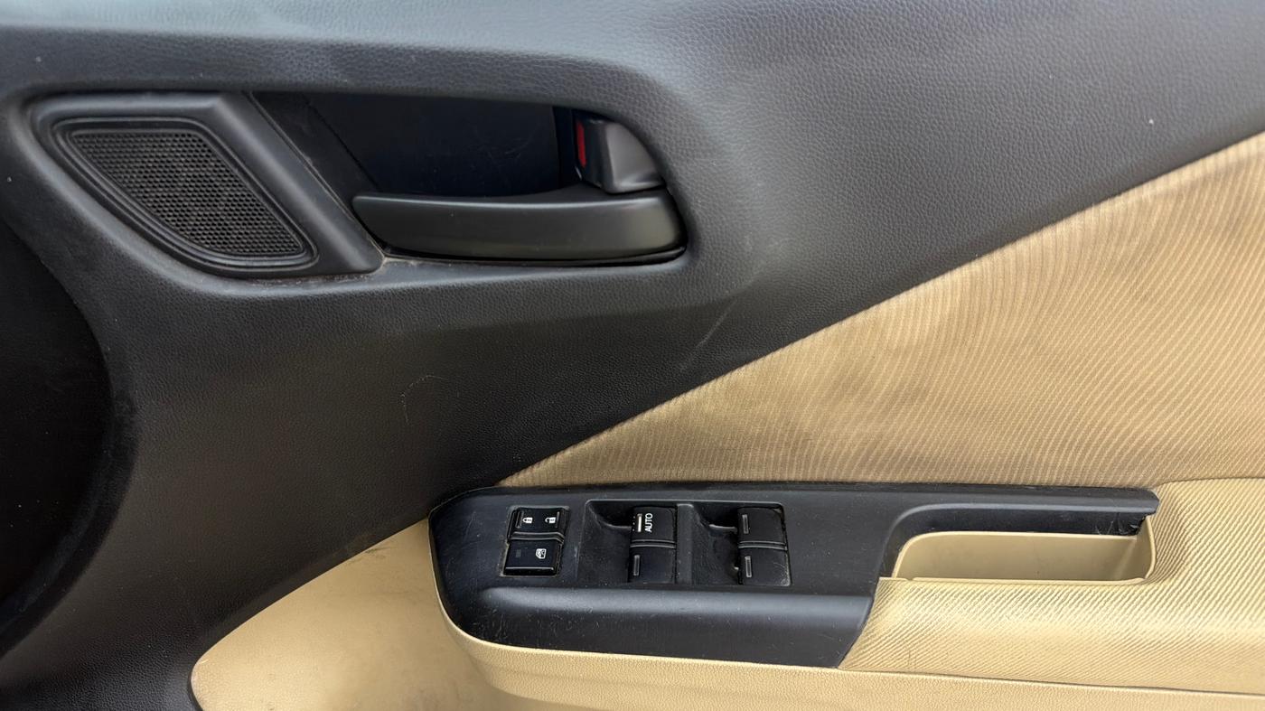 2017 Honda City 1.5L I-VTEC SV, Petrol, Manual, 79,831 km, Driver Side Door Panels Control