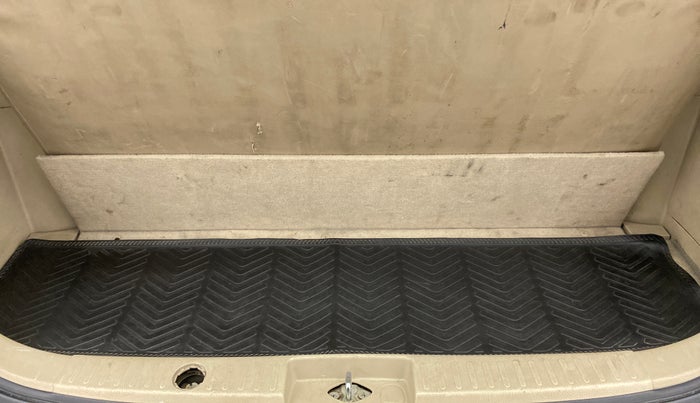 2013 Maruti Ertiga ZXI, Petrol, Manual, 56,338 km, Boot Inside