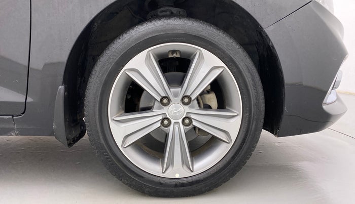 2017 Hyundai Verna 1.6 VTVT SX, Petrol, Manual, 50,151 km, Right Front Wheel