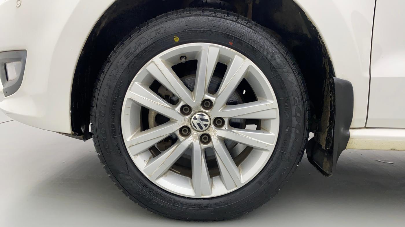 2014 Volkswagen Polo GT TSI 1.2 PETROL AT, Petrol, Automatic, 42,479 km, Left Front Wheel
