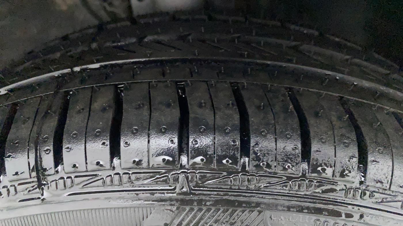 2014 Volkswagen Polo GT TSI 1.2 PETROL AT, Petrol, Automatic, 42,479 km, Right Front Tyre Tread