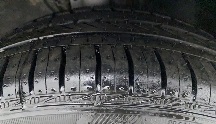 2014 Volkswagen Polo GT TSI 1.2 PETROL AT, Petrol, Automatic, 42,479 km, Right Front Tyre Tread