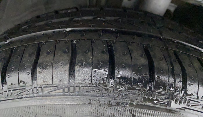 2014 Volkswagen Polo GT TSI 1.2 PETROL AT, Petrol, Automatic, 42,479 km, Left Front Tyre Tread