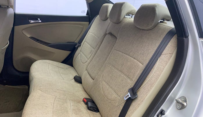 2012 Hyundai Verna FLUIDIC 1.6 VTVT SX, Petrol, Manual, 80,983 km, Right Side Rear Door Cabin
