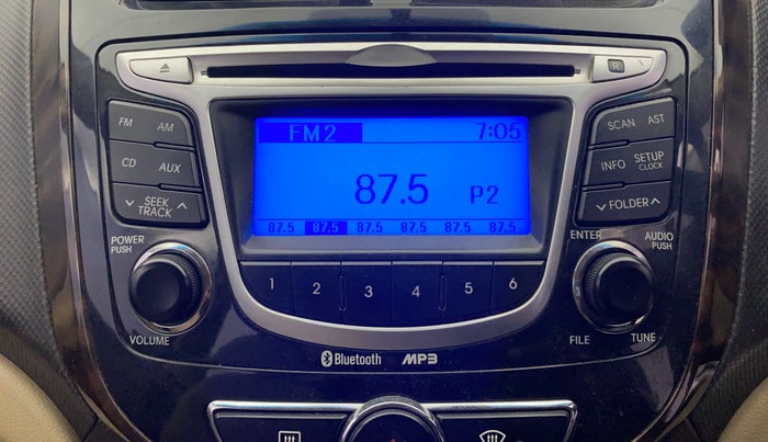 2012 Hyundai Verna FLUIDIC 1.6 VTVT SX, Petrol, Manual, 80,983 km, Infotainment system - Button has minor damage