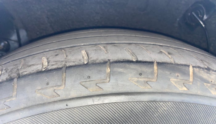 2012 Hyundai Verna FLUIDIC 1.6 VTVT SX, Petrol, Manual, 80,983 km, Right Rear Tyre Tread
