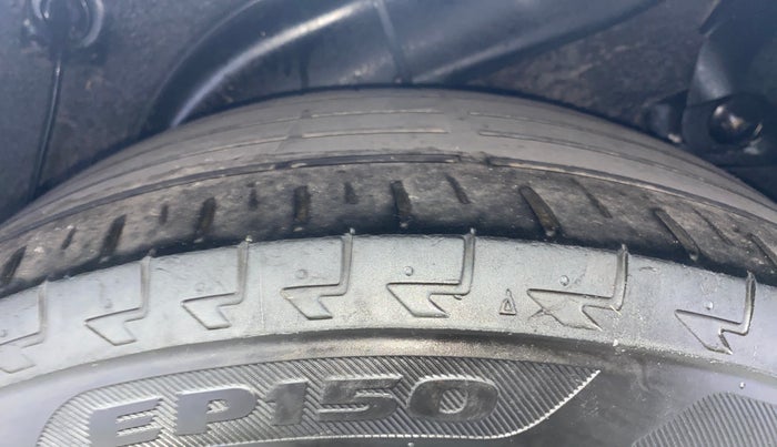 2012 Hyundai Verna FLUIDIC 1.6 VTVT SX, Petrol, Manual, 80,983 km, Left Rear Tyre Tread