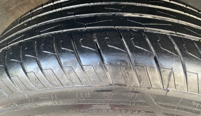 2021 Hyundai VENUE S 1.2, Petrol, Manual, 50,845 km, Right Front Tyre Tread