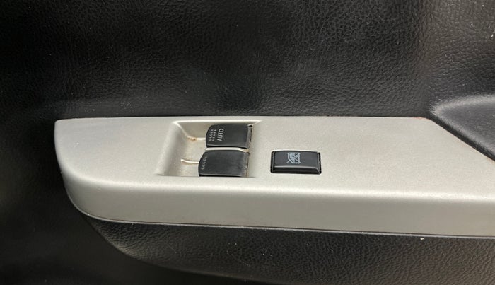 2018 Maruti Wagon R 1.0 LXI, Petrol, Manual, 61,311 km, Driver Side Door Panels Control