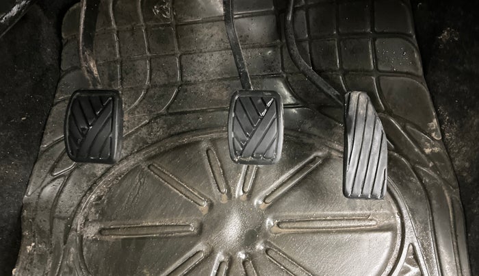 2018 Maruti Wagon R 1.0 LXI, Petrol, Manual, 61,311 km, Pedals