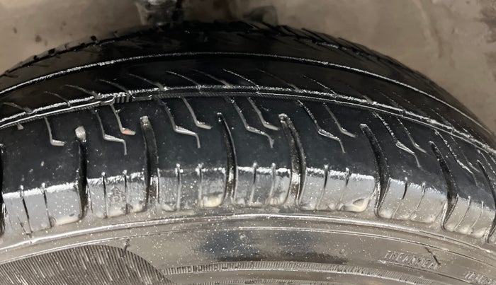 2018 Maruti Wagon R 1.0 LXI, Petrol, Manual, 61,311 km, Left Front Tyre Tread