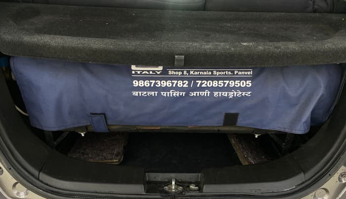 2016 Maruti Wagon R 1.0 VXI AMT, CNG, Automatic, 79,392 km, Boot Inside