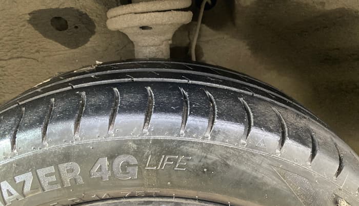 2016 Maruti Wagon R 1.0 VXI AMT, CNG, Automatic, 79,392 km, Left Front Tyre Tread