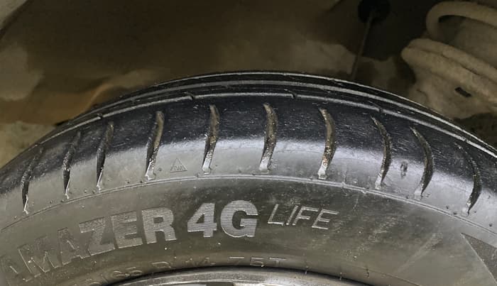 2016 Maruti Wagon R 1.0 VXI AMT, CNG, Automatic, 79,392 km, Right Front Tyre Tread