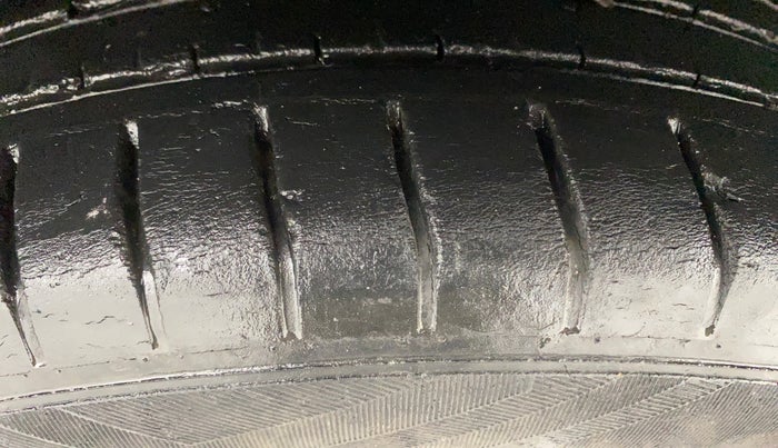 2018 Volkswagen Polo HIGHLINE PLUS 1.0 16 ALLOY, Petrol, Manual, 89,664 km, Right Rear Tyre Tread