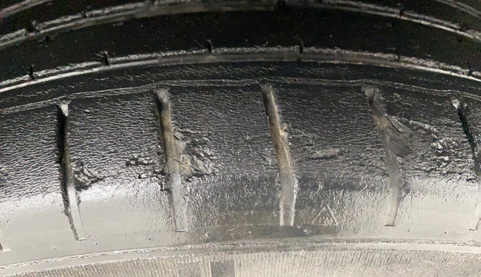 2018 Volkswagen Polo HIGHLINE PLUS 1.0 16 ALLOY, Petrol, Manual, 89,664 km, Right Front Tyre Tread