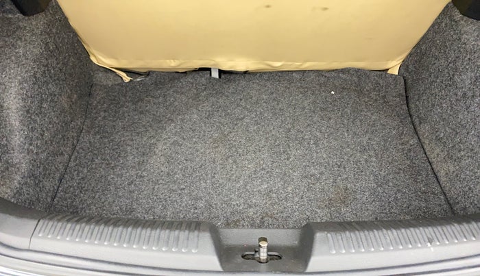 2018 Volkswagen Polo HIGHLINE PLUS 1.0 16 ALLOY, Petrol, Manual, 89,664 km, Boot Inside