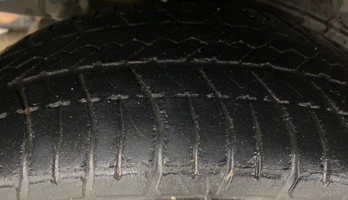 2015 Toyota Etios Liva G, Petrol, Manual, 47,064 km, Right Rear Tyre Tread