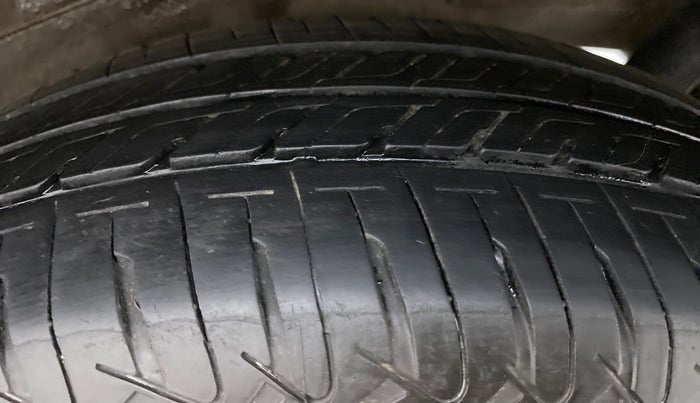 2014 Maruti Wagon R 1.0 VXI, Petrol, Manual, 54,168 km, Left Rear Tyre Tread