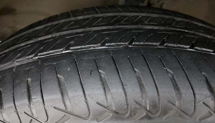 2014 Maruti Wagon R 1.0 VXI, Petrol, Manual, 54,168 km, Left Front Tyre Tread