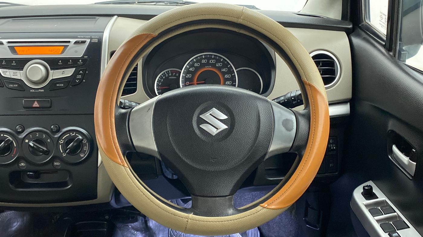 2014 Maruti Wagon R 1.0 VXI, Petrol, Manual, 54,168 km, Steering Wheel Close Up
