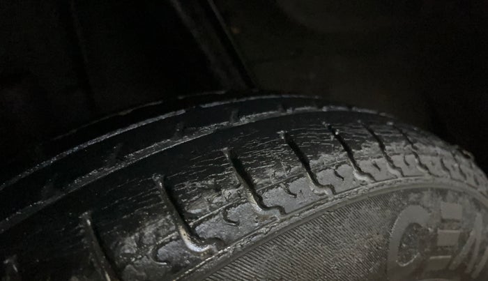 2018 Renault Kwid RXL, Petrol, Manual, 52,175 km, Right Rear Tyre Tread