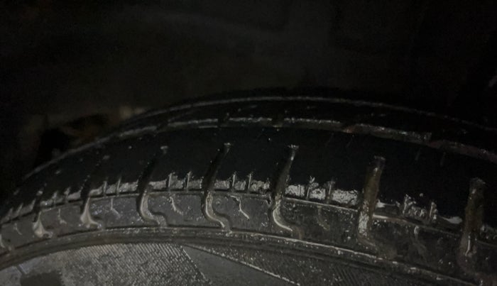 2018 Renault Kwid RXL, Petrol, Manual, 52,175 km, Left Rear Tyre Tread