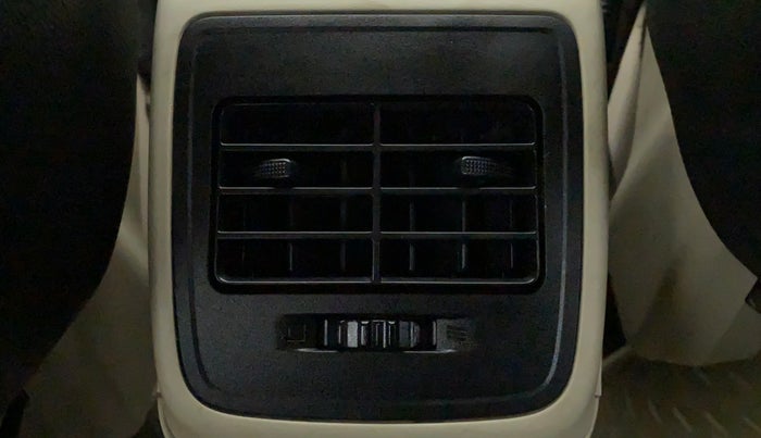 2017 Maruti Dzire VXI AMT, Petrol, Automatic, 32,006 km, Rear AC Vents