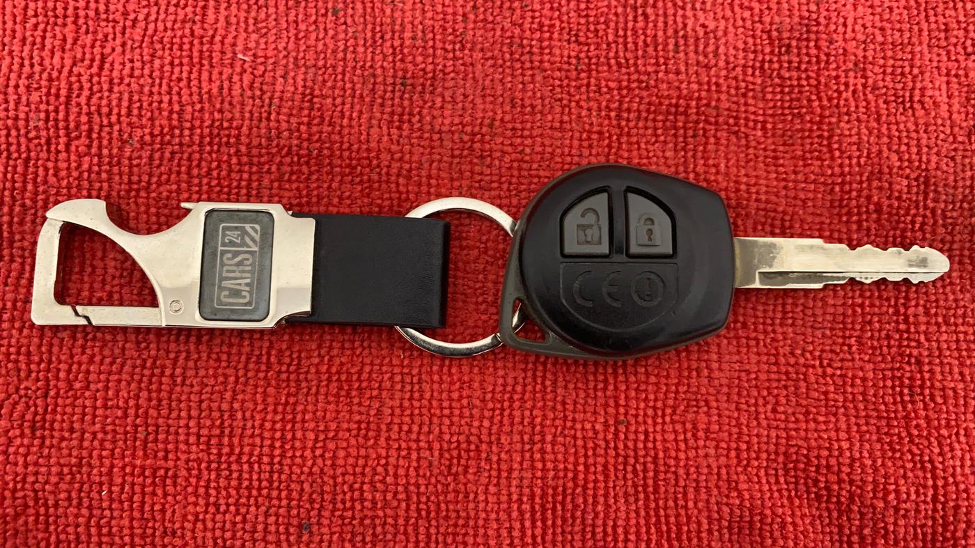 2017 Maruti Dzire VXI AMT, Petrol, Automatic, 32,006 km, Key Close Up