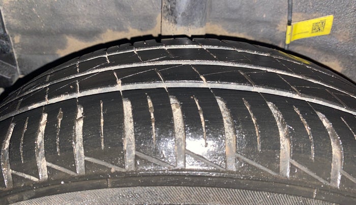 2022 Hyundai GRAND I10 NIOS SPORTZ 1.2 KAPPA VTVT, Petrol, Manual, 39,827 km, Right Rear Tyre Tread