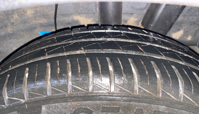 2022 Hyundai GRAND I10 NIOS SPORTZ 1.2 KAPPA VTVT, Petrol, Manual, 39,827 km, Left Rear Tyre Tread