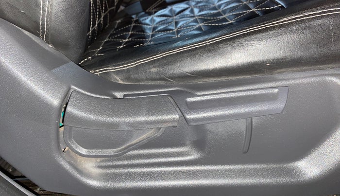 2022 Hyundai GRAND I10 NIOS SPORTZ 1.2 KAPPA VTVT, Petrol, Manual, 39,827 km, Driver Side Adjustment Panel