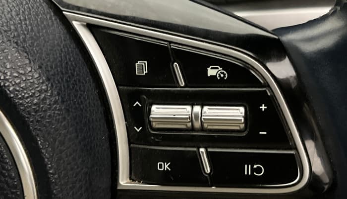 2022 KIA CARENS LUXURY PLUS 1.4 PETROL 7 STR, Petrol, Manual, 37,223 km, Adaptive Cruise Control