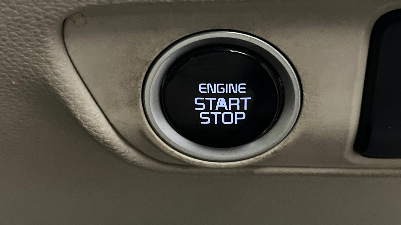2022 KIA CARENS LUXURY PLUS 1.4 PETROL 7 STR, Petrol, Manual, 37,223 km, Keyless Start/ Stop Button