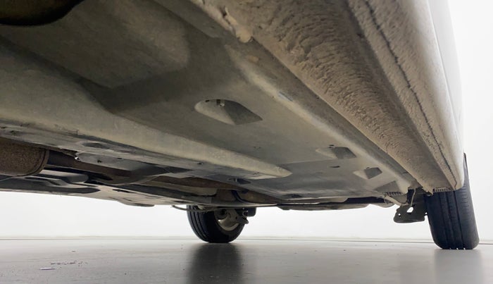 2016 Volkswagen Vento HIGHLINE PETROL AT, Petrol, Automatic, 91,853 km, Right Side Underbody