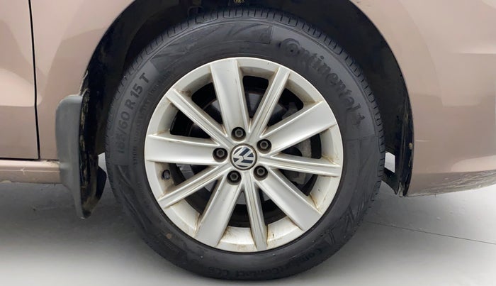 2016 Volkswagen Vento HIGHLINE PETROL AT, Petrol, Automatic, 91,853 km, Right Front Wheel