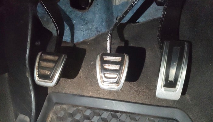 2021 Skoda KUSHAQ STYLE 1.0L TSI MT, Petrol, Manual, 60,841 km, Pedals