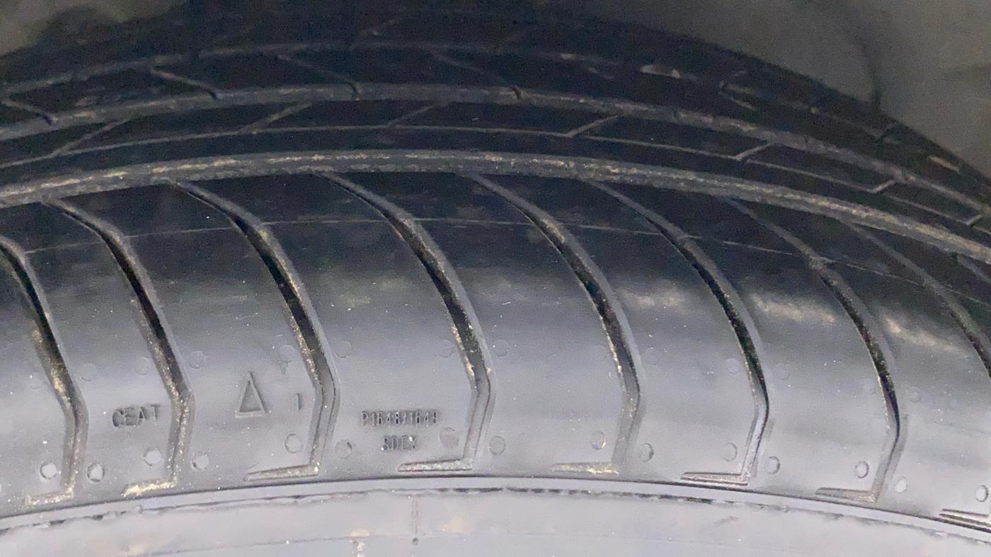 2017 Ford Ecosport TITANIUM 1.5L PETROL AT, Petrol, Automatic, 72,538 km, Left Front Tyre Tread