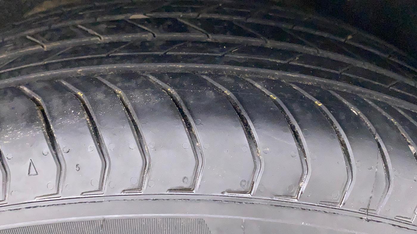 2017 Ford Ecosport TITANIUM 1.5L PETROL AT, Petrol, Automatic, 72,538 km, Left Rear Tyre Tread