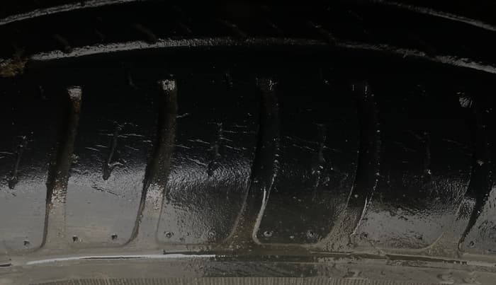 2021 Maruti Swift VXI, CNG, Manual, 52,040 km, Right Front Tyre Tread