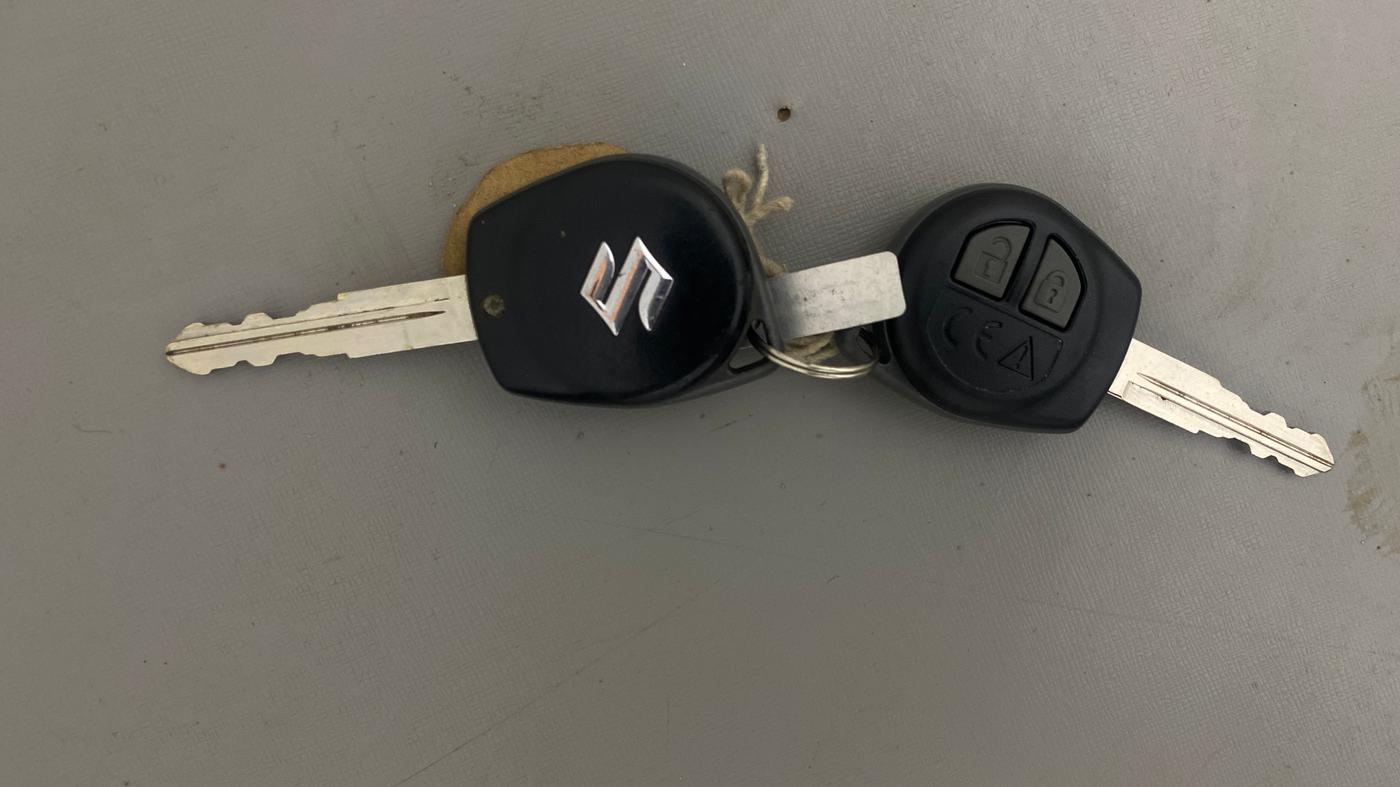 2021 Maruti Swift VXI, CNG, Manual, 52,040 km, Key Close Up