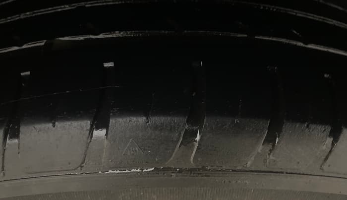 2021 Maruti Swift VXI, CNG, Manual, 52,040 km, Left Rear Tyre Tread