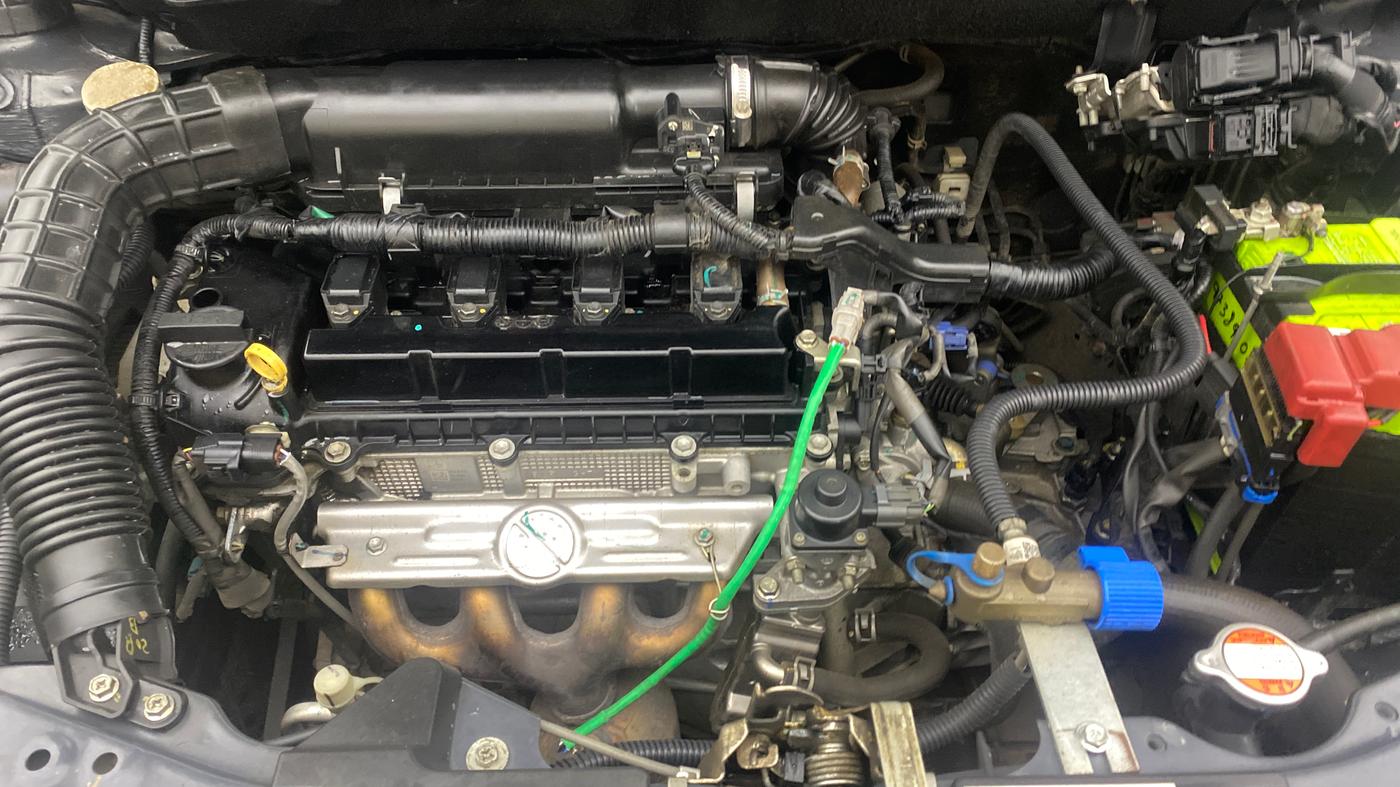 2021 Maruti Swift VXI, CNG, Manual, 52,040 km, Engine View