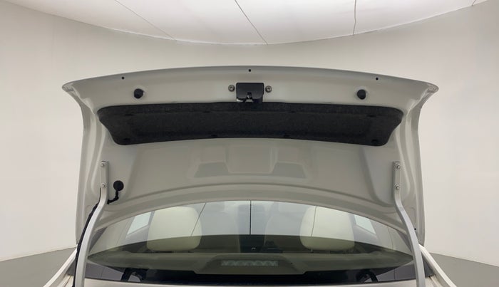 2016 Skoda Rapid 1.6 MPI ACTIVE, Petrol, Manual, 38,766 km, Boot Door Open