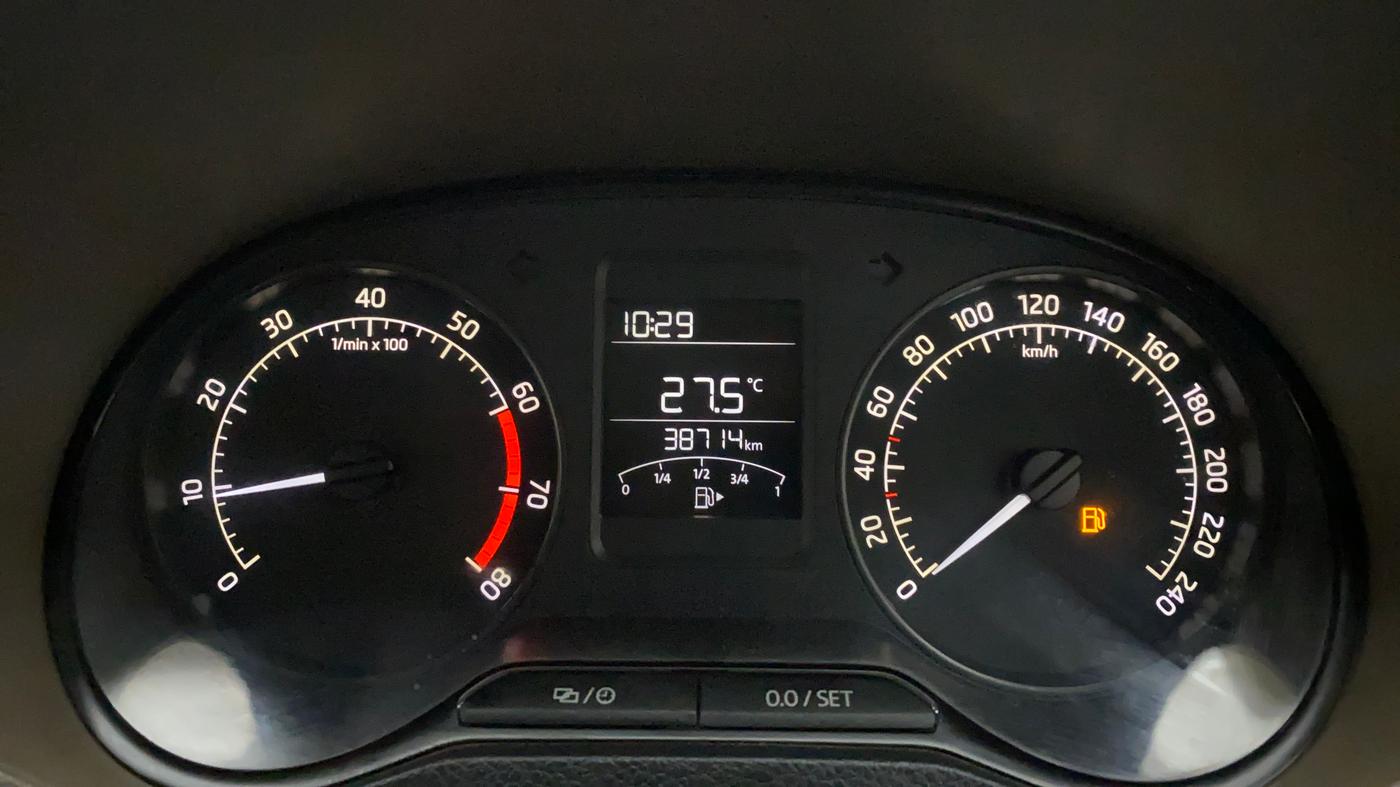 2016 Skoda Rapid 1.6 MPI ACTIVE, Petrol, Manual, 38,766 km, Odometer Image